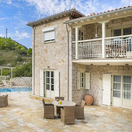 Valia * Agios Nikitas